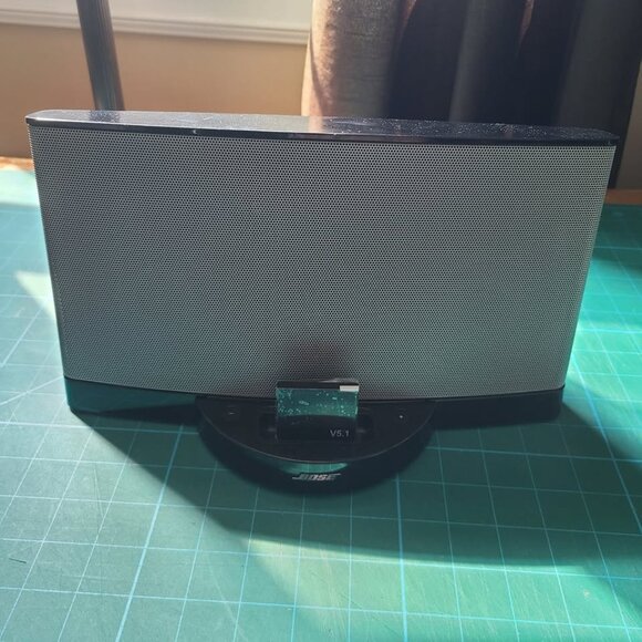 Bose SoundDock Series II Digital Music System Sound Dock - WITH BLUETOOTH - Picture 2 of 8